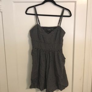 Fun black and white Express dress with pockets
